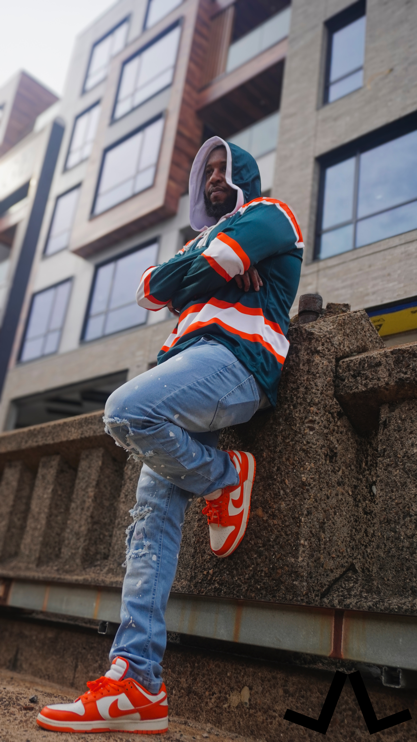 LIVE LIFE LL PATCH DENIM JEANS