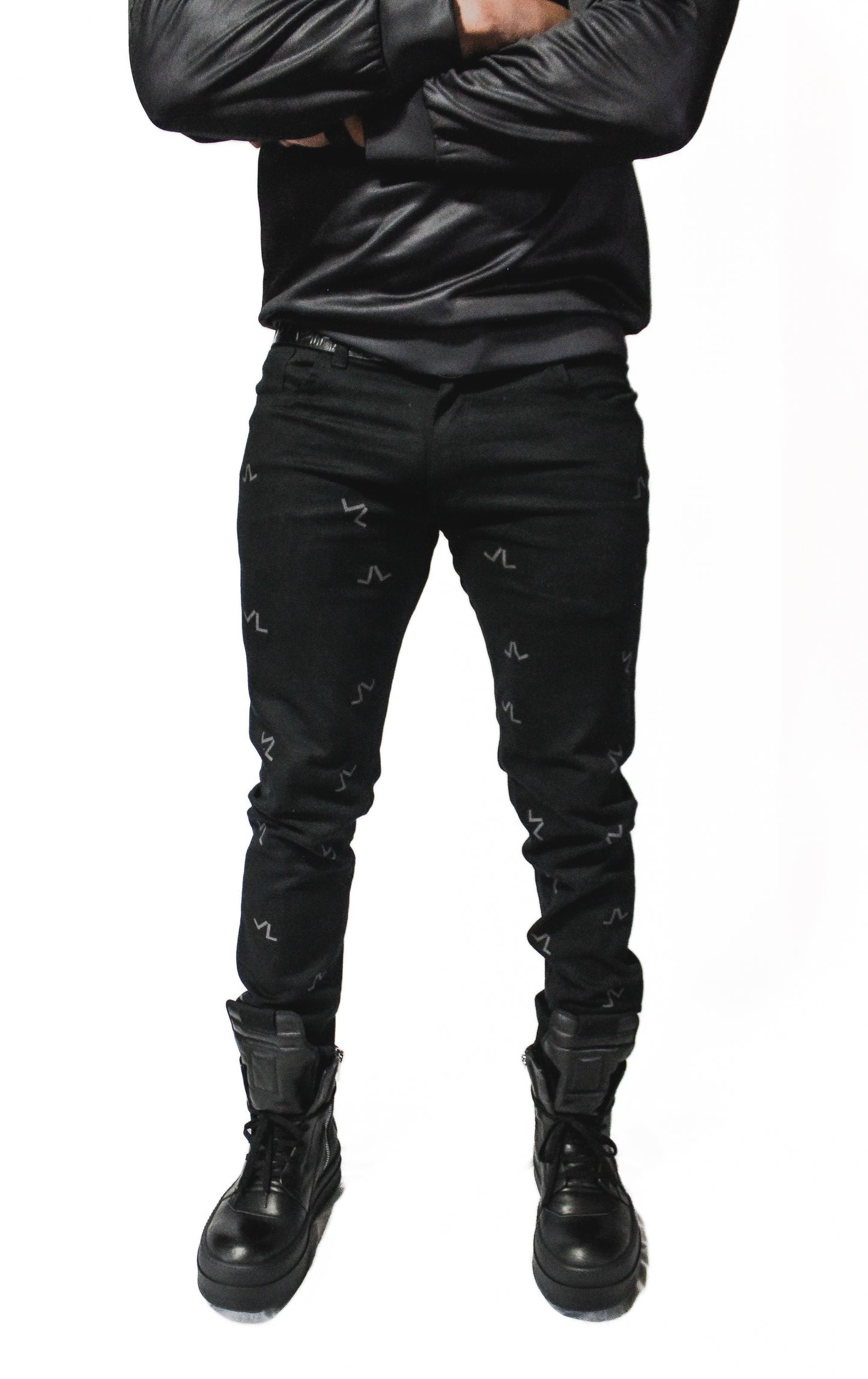 LIVE LIFE BLACK CHINO PANTS