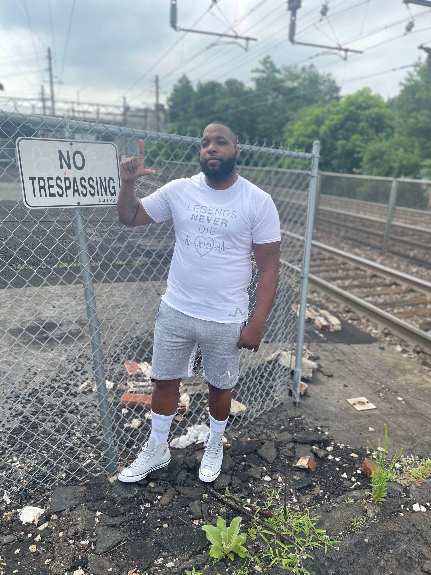 LIVE LIFE GRAY SHORTS